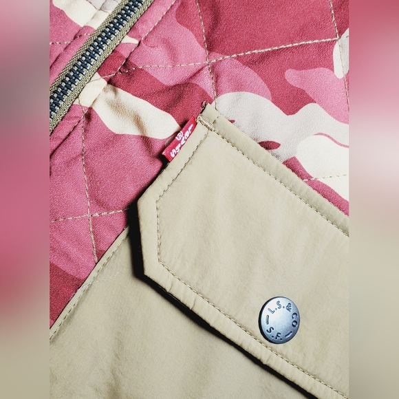 Levi's Men's Diamond Quilted Red Camouflage Jacket Size XL - Picture 4 of 11